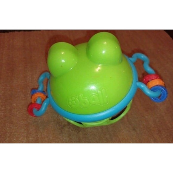 Oball Jingle & Shake Pal Easy-Grasp Rattle - Picture 2 of 4
